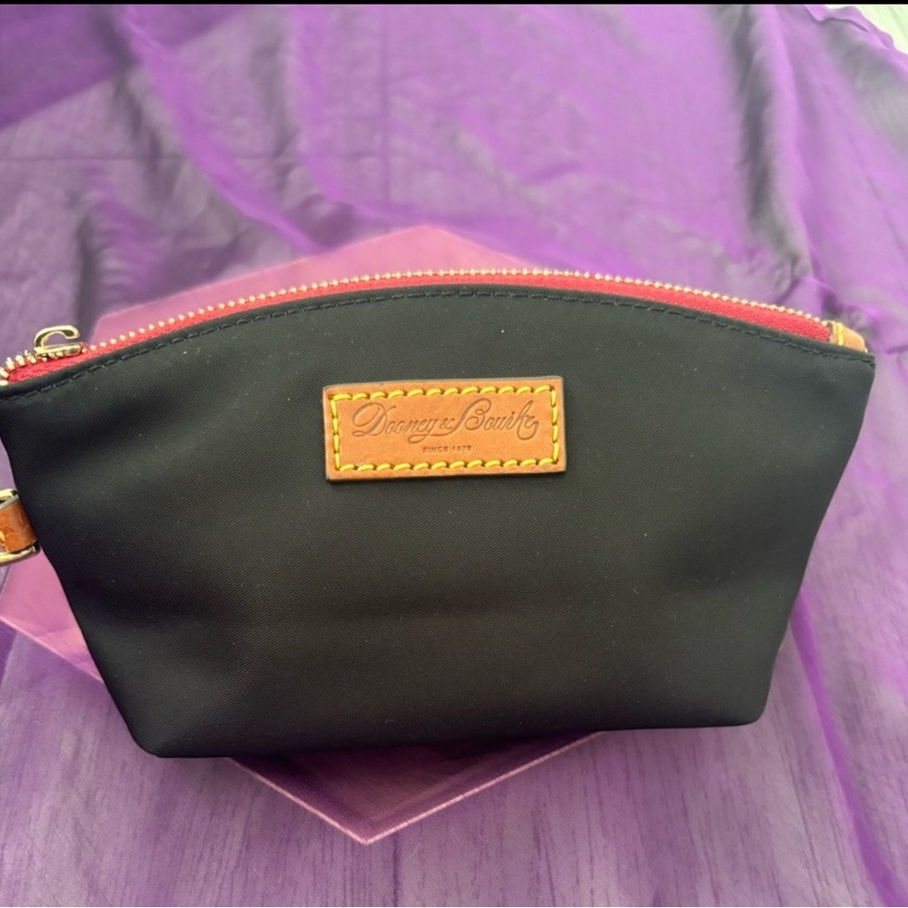 EUC Dooney & Bourke Wayfarer Pouch